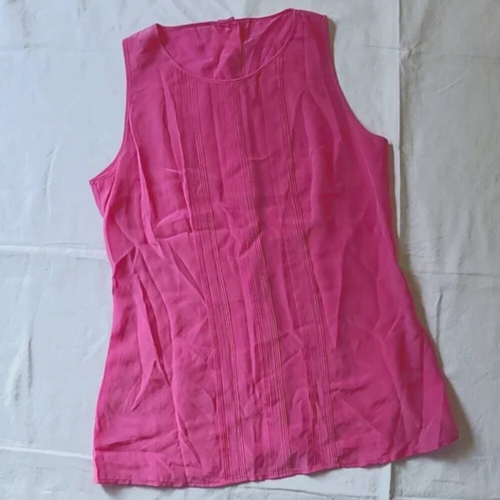 ❤️ Banana Republic SILK sleeveless Top ❤️